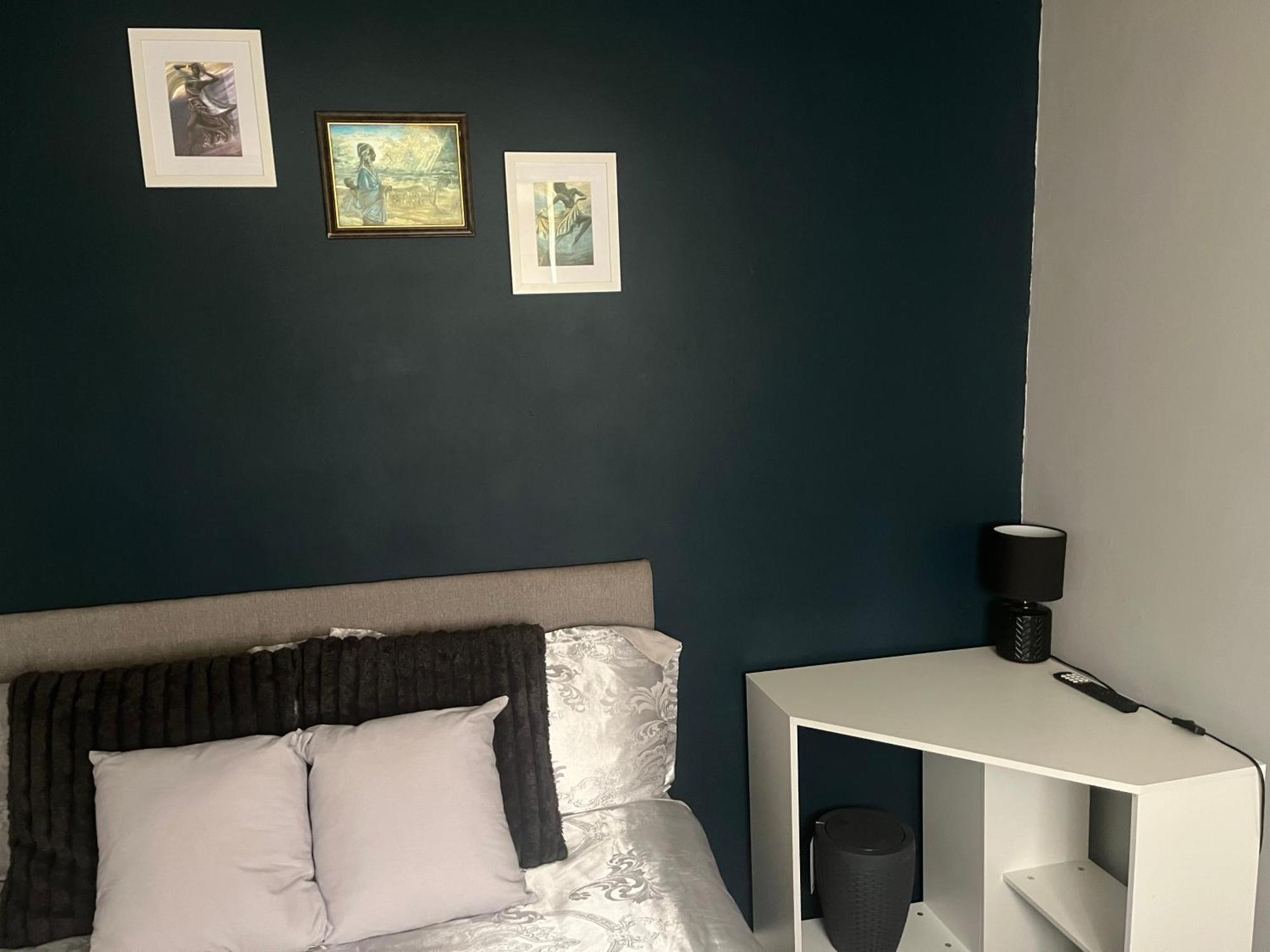 Queenomega'S Home Stay London Exteriör bild