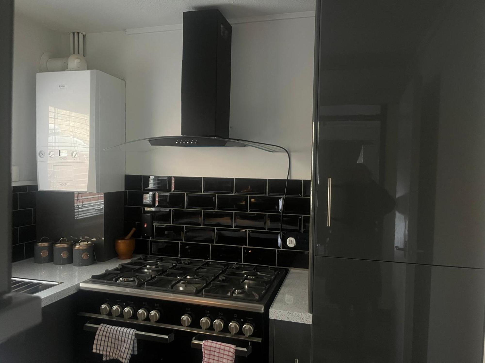 Queenomega'S Home Stay London Exteriör bild